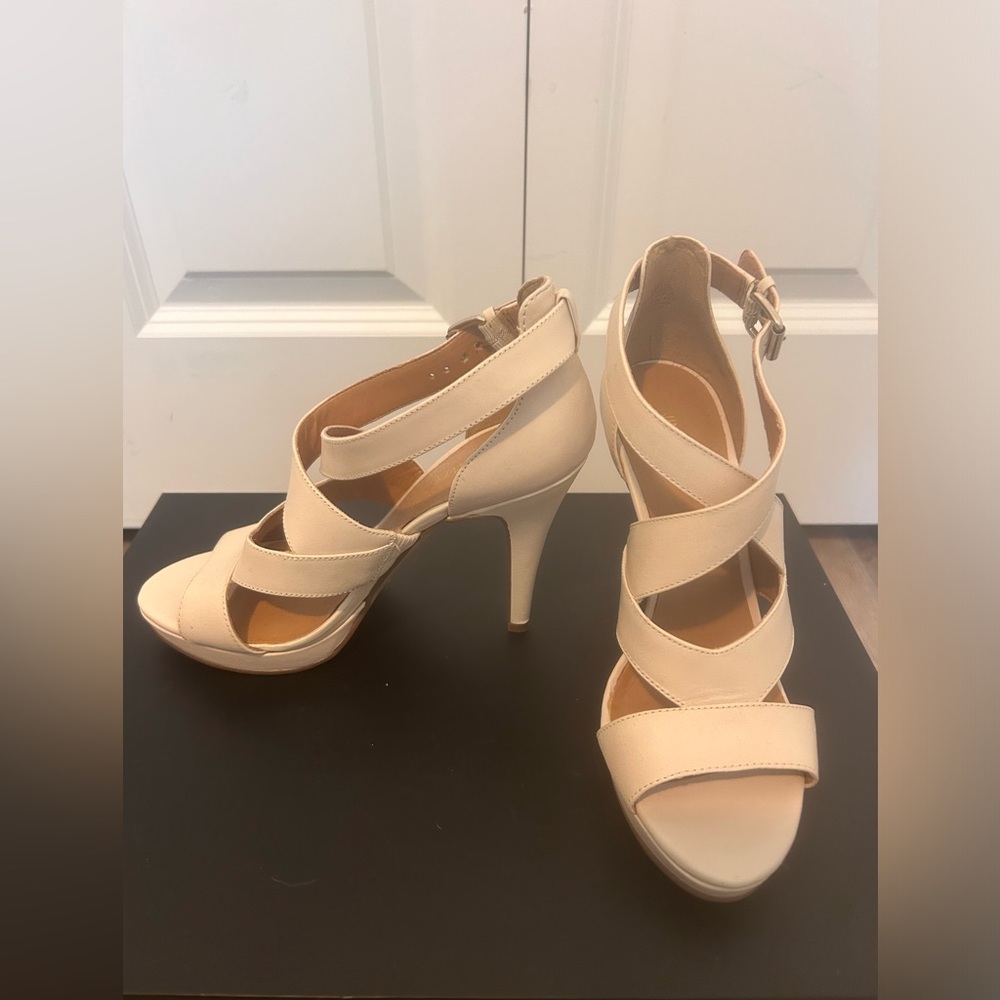 Nine West Make Waves Strappy Leather Sandals